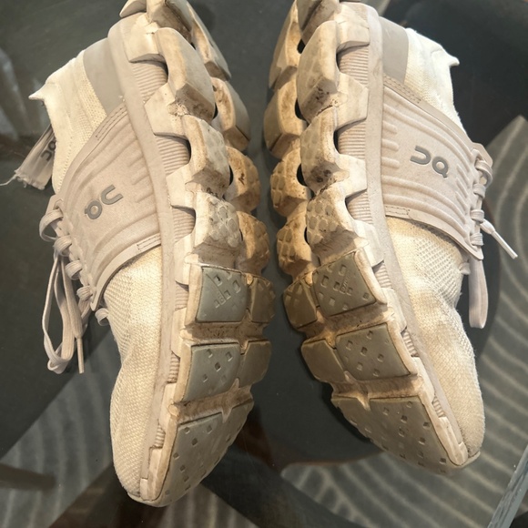 ON RUNNING CLOUDSWIFT 3 Women’s Athletic Running Training Shoes Size 9 M, White - Picture 7 of 13